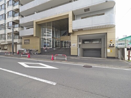 エントランス　エントランス