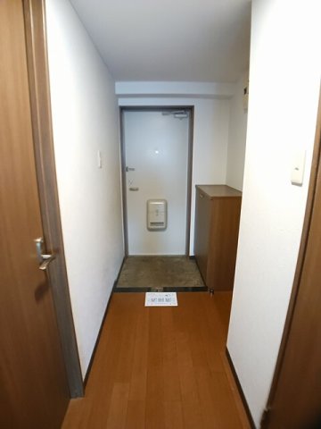 玄関　収納もある玄関です