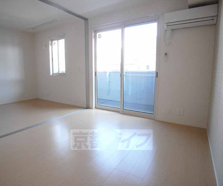 居室・リビング　ドーンと広いですよ！