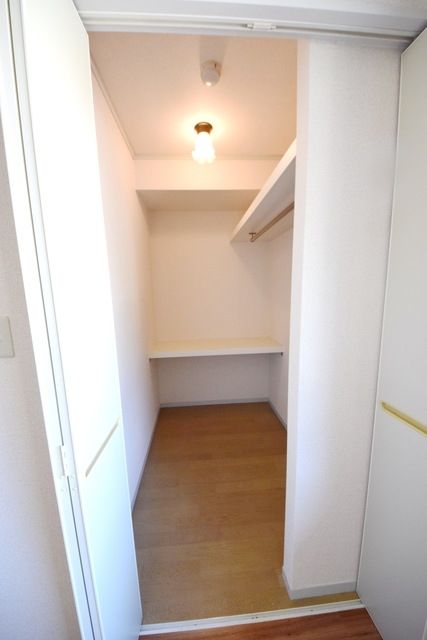 収納　★広々としたウォークインクローゼットです★