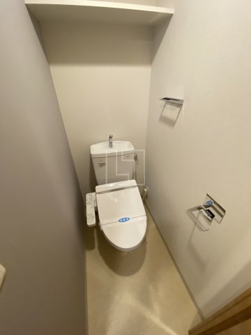 トイレ　プライムアーバン御堂筋本町　温水洗浄便座