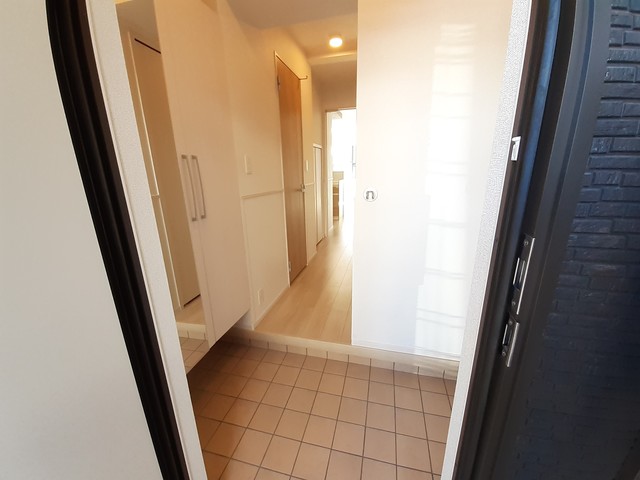 玄関　下駄箱もしっかりついてます！