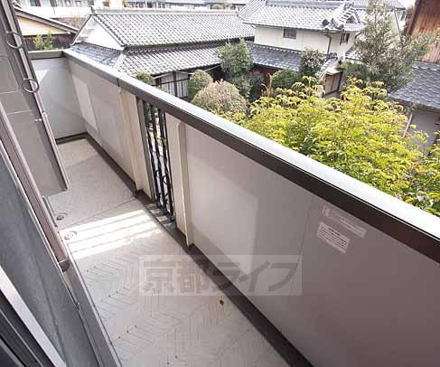 バルコニー　日当たり良好なベランダです。