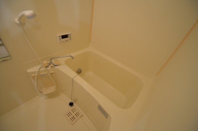 バス・シャワールーム　追い炊き機能付き