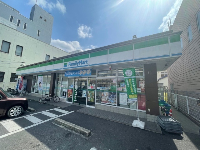 コンビニ　ファミリーマート平針駅前店（コンビニ）まで370m