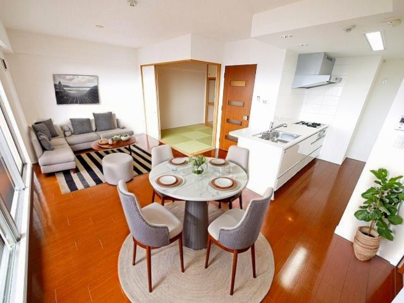 居室・リビング　CGで家具等を配置したもので家具等は含まれません