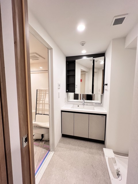 洗面設備　※写真は同タイプ住戸です。