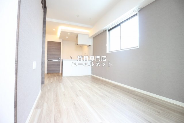 居室・リビング　ゆったりとくつろげる、落ち着きのある居室空間です