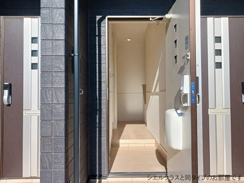 玄関　図面と現状に相違がある場合には現状を優先