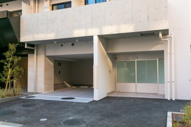 駐車場　駐車場があるので、車を買う予定の方も安心です