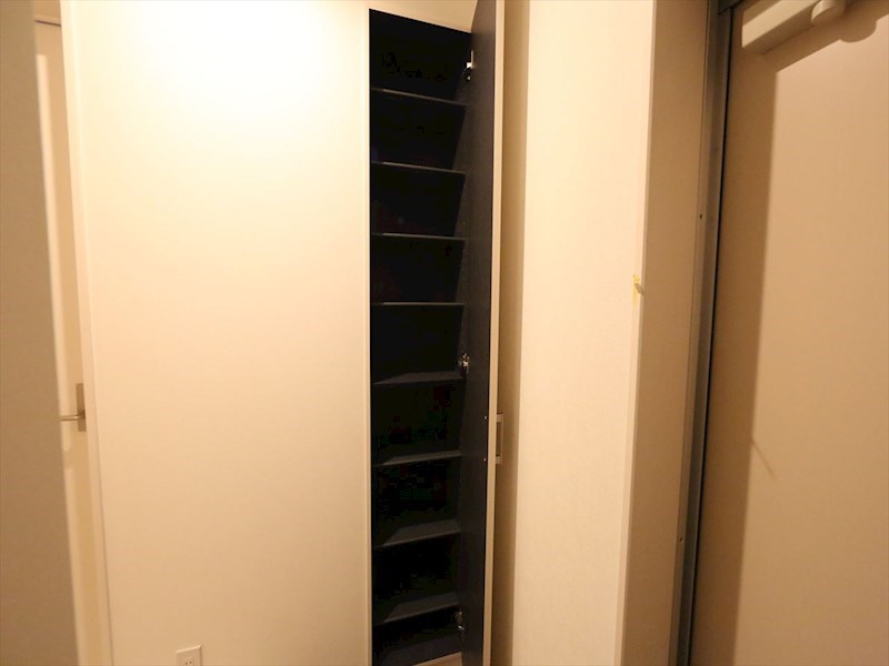 玄関　玄関　シューズボックス付（収納充実）