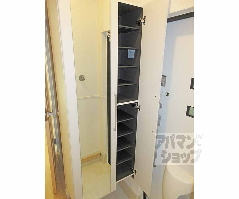 収納　シューズボックス・・