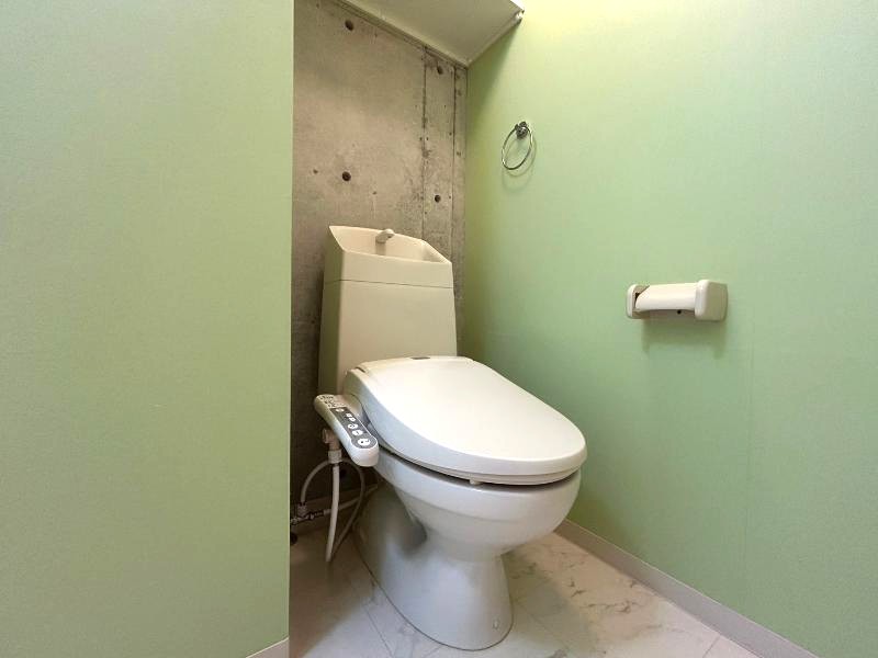 トイレ　※現況優先・写真は他号室使用