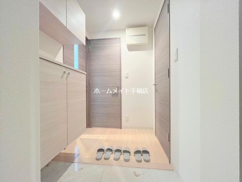 玄関　玄関スペース、シューズボックス付きです♪