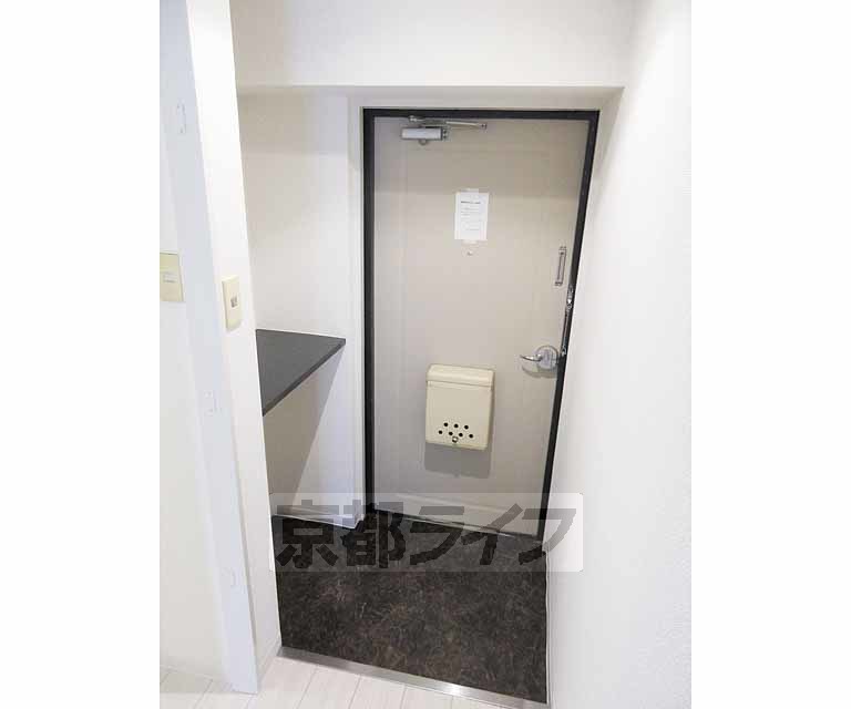 玄関　シューズボックスも置ける広い玄関です