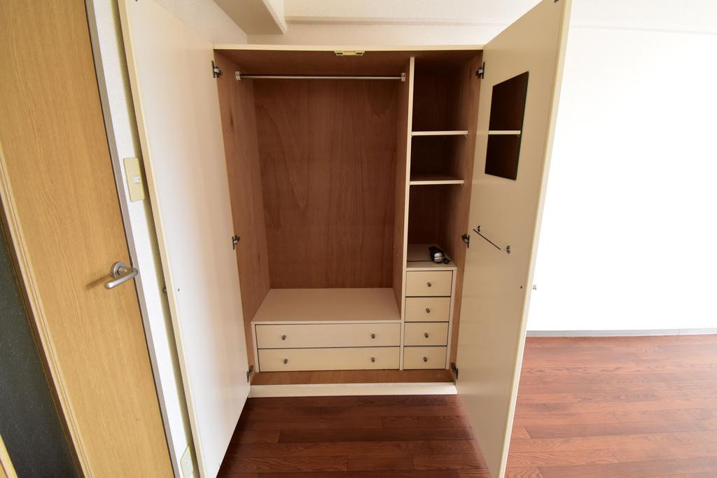 収納　クローゼット付きで収納も困りません♪（同仕様写真）
