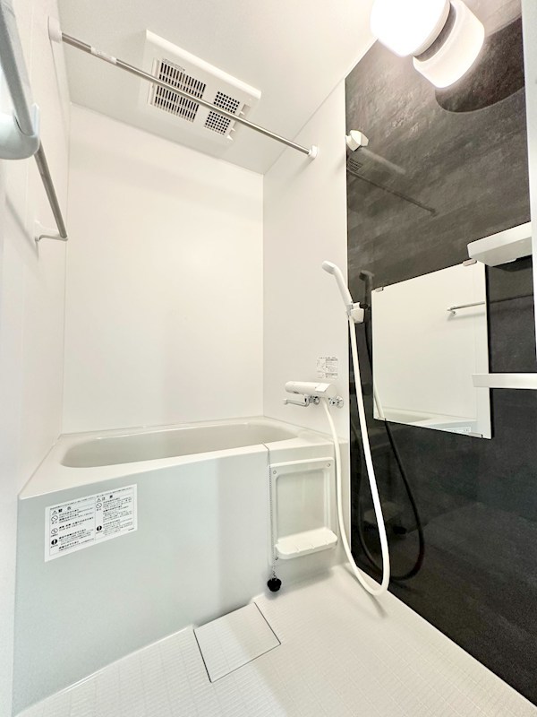 バス・シャワールーム　バスルーム　浴室暖房乾燥機付き