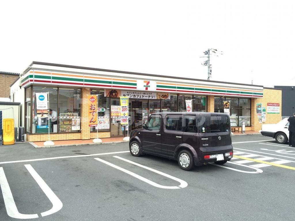 コンビニ　セブンイレブン草加谷塚バイパス店（コンビニ）まで310m