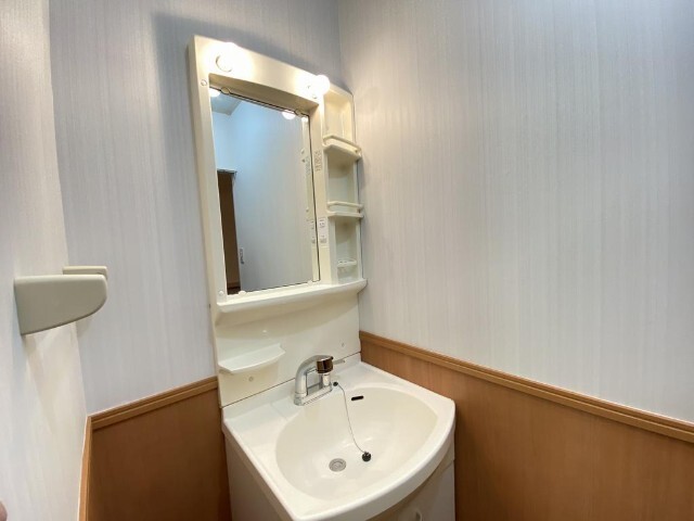 洗面設備　同物件別室のイメージ画像となります　反転した間取りとなります