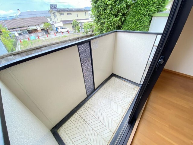 バルコニー　同物件別室のイメージ画像となります　反転した間取りとなります