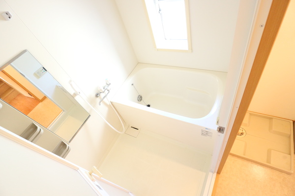 バス・シャワールーム　追い焚き機能付★