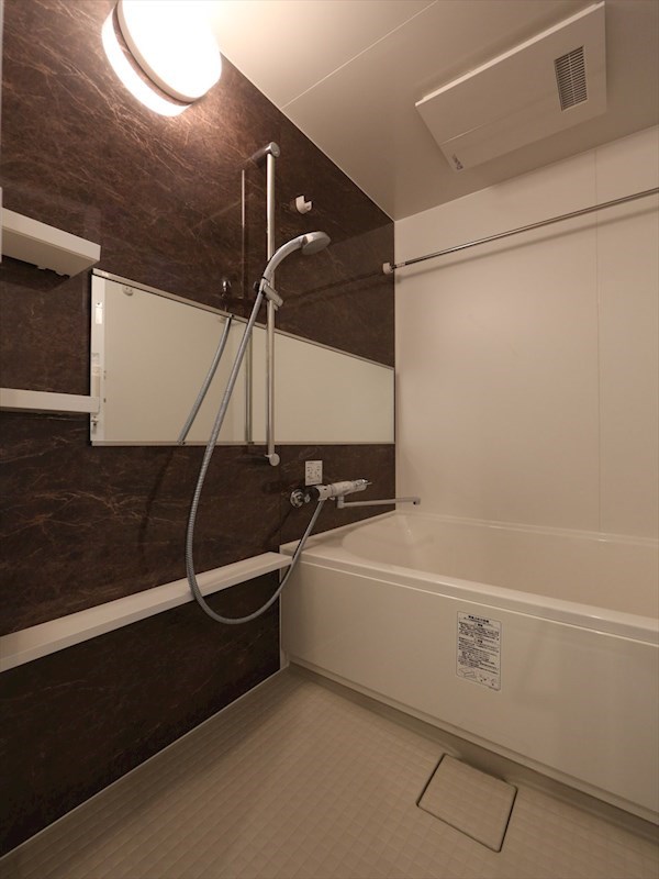 バス・シャワールーム　浴室暖房乾燥機　ゆらぎのシャワー　オートバス機能付バスルーム