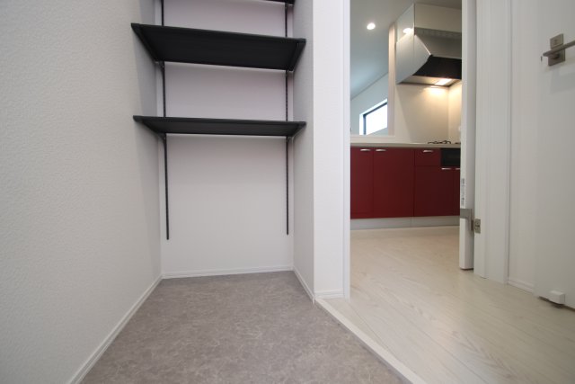 玄関　＊他のお部屋のお写真の為現況優先