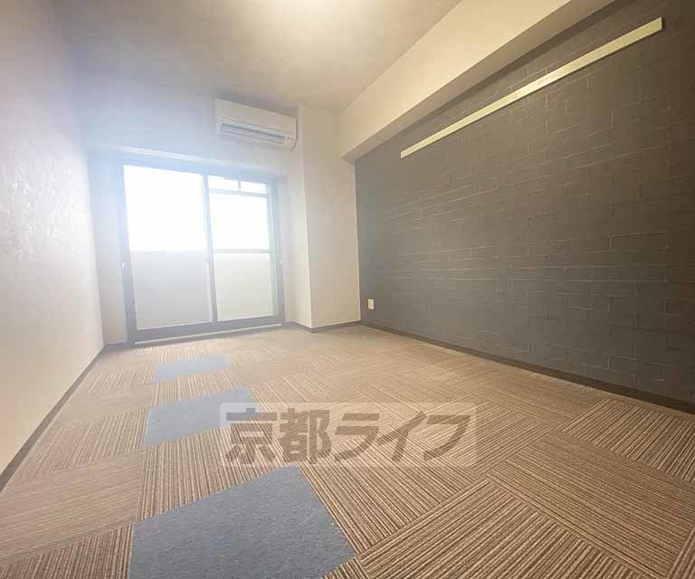 居室・リビング　落ち着いた雰囲気のお部屋です
