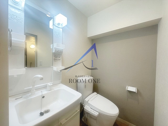 洗面設備　独立洗面台です。