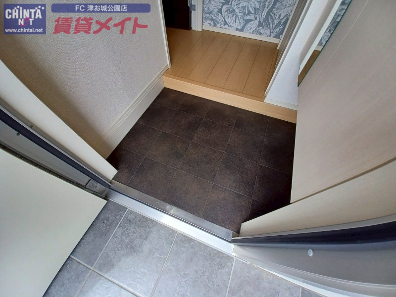 玄関　反転タイプ参考写真