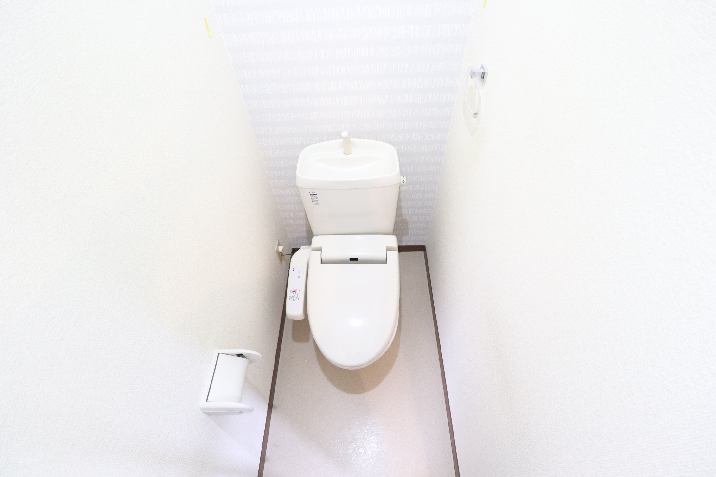 トイレ　壁紙も素敵なトイレ♪