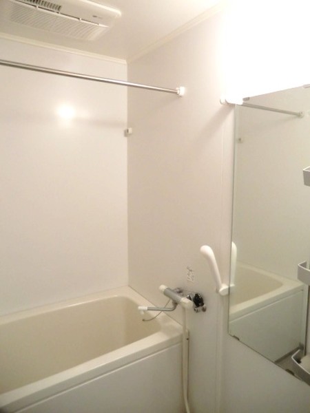 バス・シャワールーム　ゆったり過ごせるお風呂です