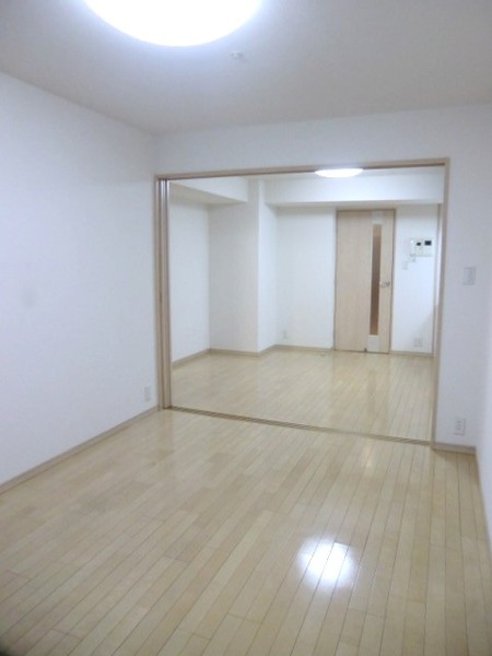 居室・リビング　ゆったり過ごせる居間です