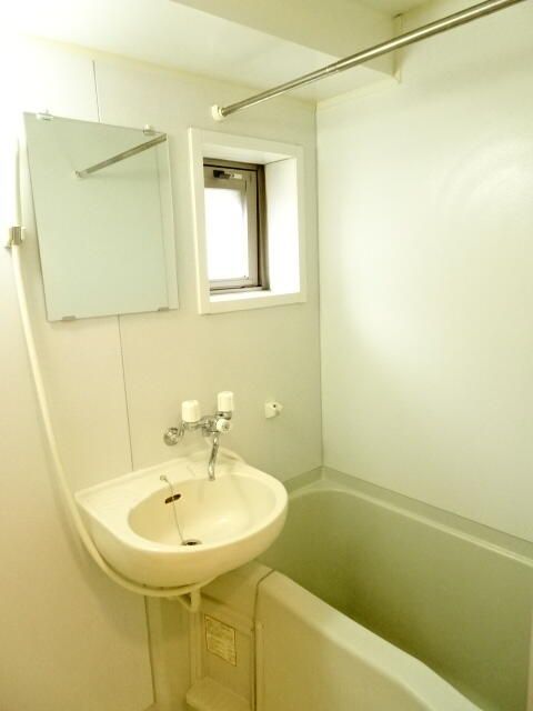 バス・シャワールーム　別部屋参考写真