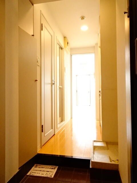 玄関　※別部屋参考写真