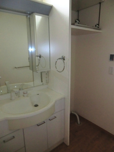 洗面設備　朝の身支度には欠かせない独立洗面化粧台