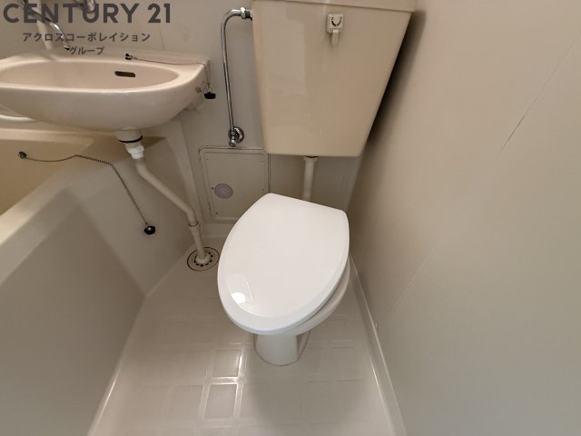 トイレ　浴室にトイレがあります