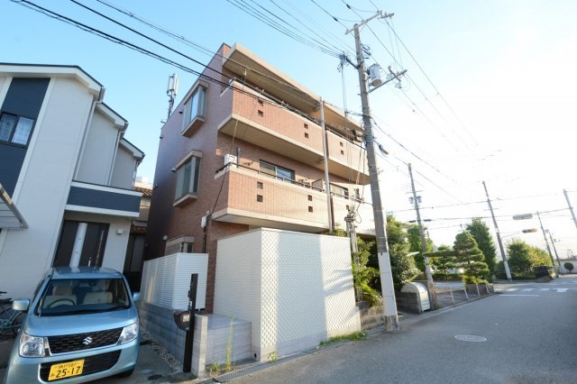 建物外観　カメラ付きのインターホン♪