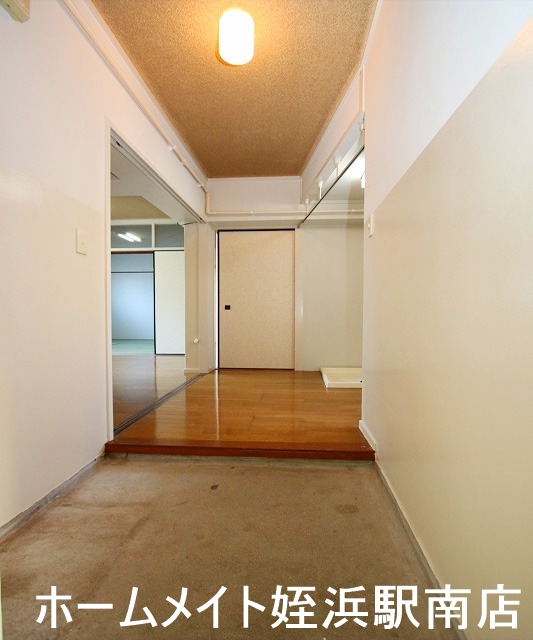 玄関　★玄関回りも広々すっきり★参考写真