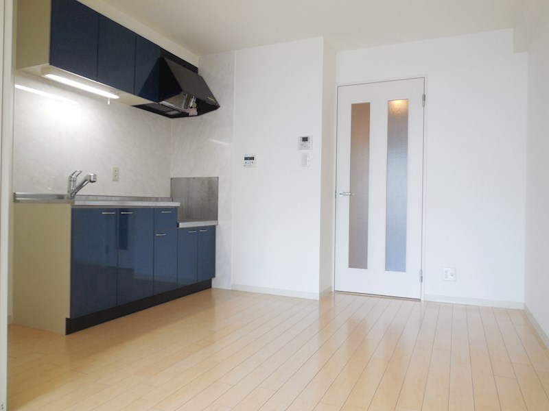 居室・リビング　６帖のダイニングキッチン