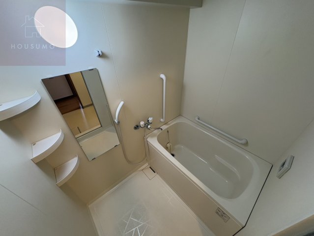 バス・シャワールーム　きれいな玄関です