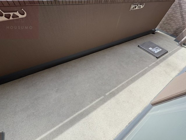 バルコニー　こまごまとしたものを収納できそうですね