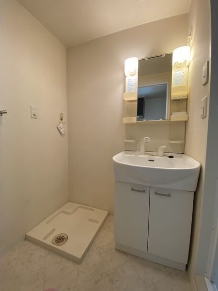 洗面設備　朝の身支度には欠かせない独立洗面化粧台