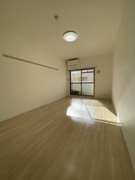 居室・リビング　こちらの居間で趣味の時間をお楽しみください