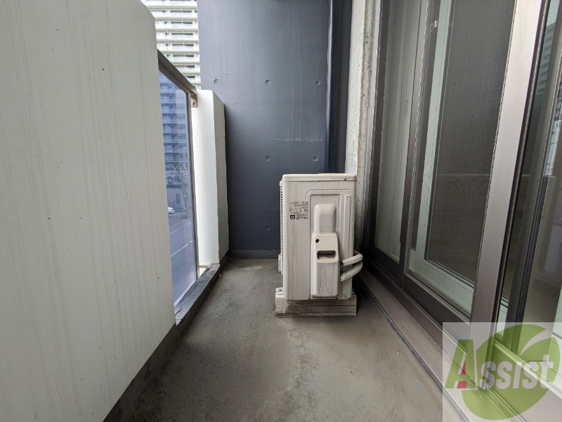 バルコニー　バルコニーが広くプチガーデニングも出来そうですね～。