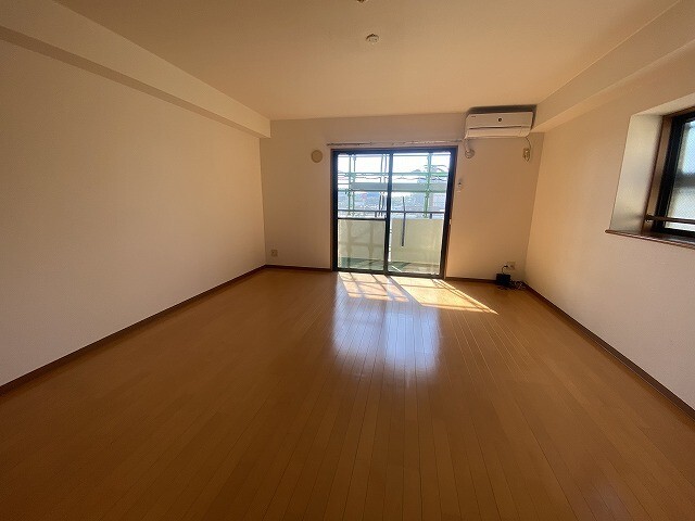 居室・リビング　※現況を優先します。