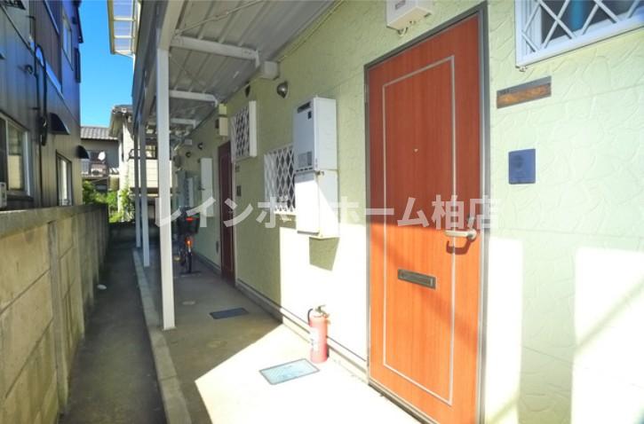 玄関　落ち着いた玄関です