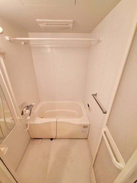 バス・シャワールーム　★追焚・暖房乾燥機付きバス／同物件別号室写真★