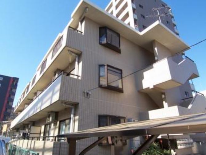 建物外観　タイル調の外観です