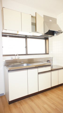 キッチン　自炊もできますガスコンロ設置可能です